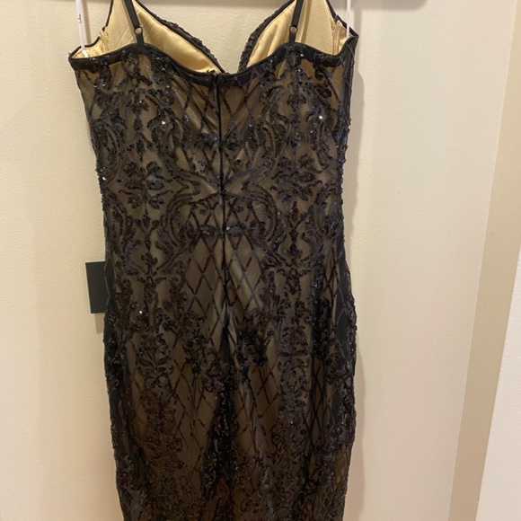 Lulu’s sequin black bodycon dress - Picture 2 of 5